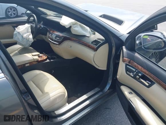 ✅ 2007 Mercedes-Benz S 550 • VIN: WDDNG86X37A124844 • Лот: 42553917. Опубликован ранее на IAAI с пробегом 115 925 миль. Бесплатный доступ к архиву аукционных продаж из США и подробный отчёт об истории автомобиля на DreamBid. Изображение 5.