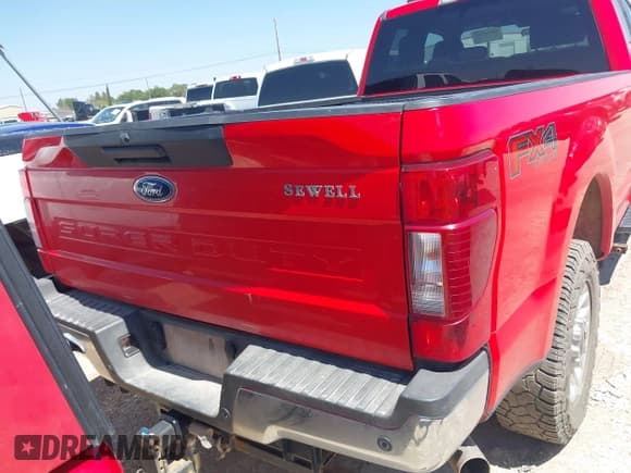 ✅ 2022 Ford F-250 XL • VIN: 1FT7X2B60NED79826 • Lot: 42893925. Wystawiony na IAAI z przebiegiem 117 485 mil. Bezpłatny archiwum sprzedaży aukcyjnych z USA i szczegółowy raport historii pojazdu na DreamBid. Zdjęcie 15.