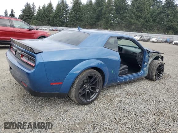 ✅ 2022 Dodge Challenger R/T Scat Pack Widebody • VIN: 2C3CDZFJ6NH261050 • Lot: 86683105. Wystawiony na Copart z przebiegiem 23 463 mil. Bezpłatny archiwum sprzedaży aukcyjnych z USA i szczegółowy raport historii pojazdu na DreamBid. Zdjęcie 3.