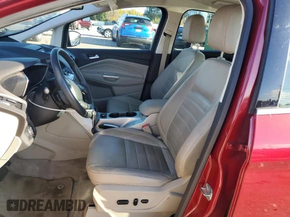 ✅ 2013 Ford C-Max SEL • VIN: 1FADP5CU7DL547947 • Lot: 87310095. Wystawiony na Copart z przebiegiem 83 935 mil. Bezpłatny archiwum sprzedaży aukcyjnych z USA i szczegółowy raport historii pojazdu na DreamBid. Zdjęcie 7.