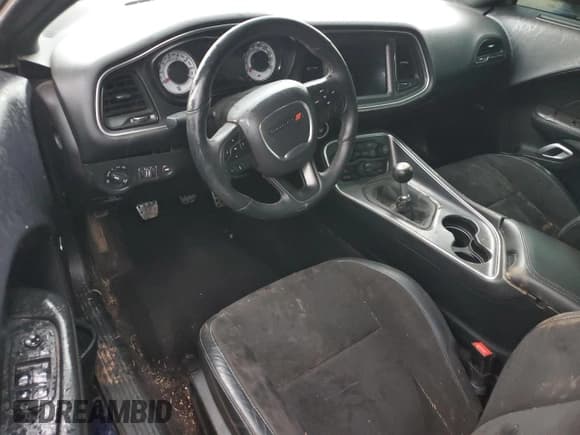 ✅ 2017 Dodge Challenger T/A 392 • VIN: 2C3CDZFJ9HH626048 • Lot: 54896805. Wystawiony na Copart z przebiegiem 95 339 mil. Bezpłatny archiwum sprzedaży aukcyjnych z USA i szczegółowy raport historii pojazdu na DreamBid. Zdjęcie 8.