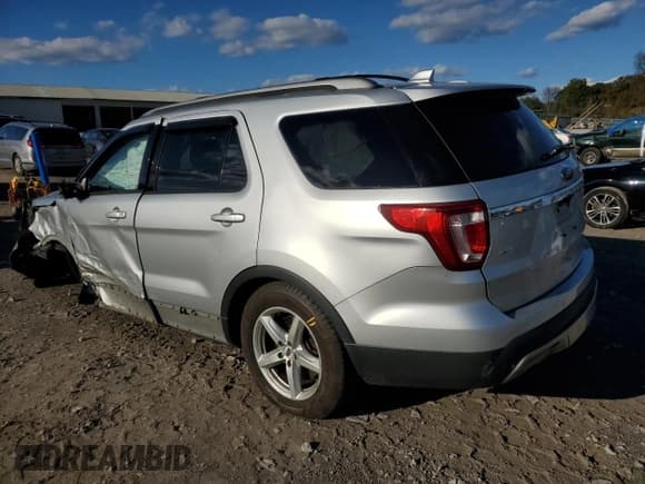 ✅ 2017 Ford Explorer XLT • VIN: 1FM5K8D86HGB69632 • Lot: 90923075. Listed on Copart with 167,979 mi. Free auction sales archive from the USA and detailed vehicle history report at DreamBid. Image 2.
