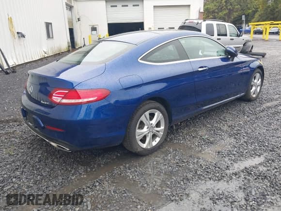 ✅ 2017 Mercedes-Benz C 300 • VIN: WDDWJ4KB3HF330615 • Lot: 43292697. Listed on IAAI with 38,633 mi. Free auction sales archive from the USA and detailed vehicle history report at DreamBid. Image 4.