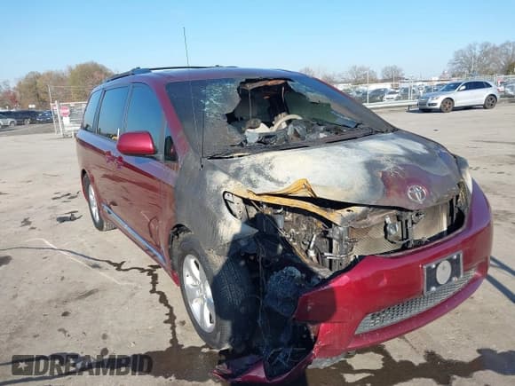 ✅ 2014 Toyota Sienna LE • VIN: 5TDKK3DC4ES520571 • Lot: 43859030. Listed on IAAI with Not provided. Free auction sales archive from the USA and detailed vehicle history report at DreamBid. Image 1.