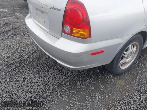 ✅ 2004 Hyundai Accent GL • VIN: KMHCG45C94U509243 • Lot: 43617363. Wystawiony na IAAI z przebiegiem 108 170 mil. Bezpłatny archiwum sprzedaży aukcyjnych z USA i szczegółowy raport historii pojazdu na DreamBid. Zdjęcie 6.