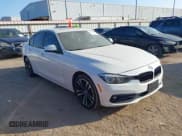 ✅ 2018 BMW 3 Series 330i • VIN: WBA8B9G58JNV00220 • Lot: 43516070. Wystawiony na IAAI z przebiegiem 113 508 mil. Bezpłatny archiwum sprzedaży aukcyjnych z USA i szczegółowy raport historii pojazdu na DreamBid. Zdjęcie 1.