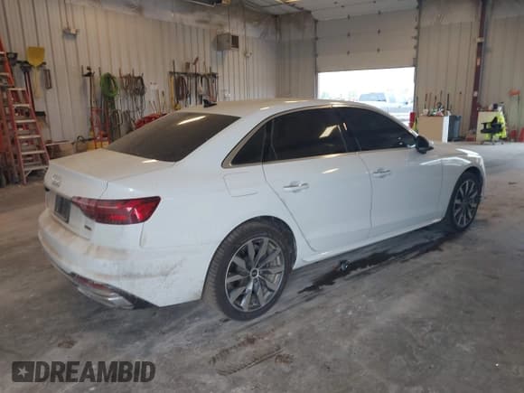✅ 2021 Audi A4 Premium • VIN: WAUABAF47MA035694 • Lot: 43247177. Wystawiony na IAAI z przebiegiem 51 690 mil. Bezpłatny archiwum sprzedaży aukcyjnych z USA i szczegółowy raport historii pojazdu na DreamBid. Zdjęcie 4.