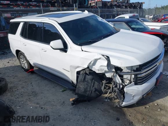 ✅ 2021 Chevrolet Tahoe LT • VIN: 1GNSCNKDXMR232627 • Lot: 43256336. Wystawiony na IAAI z przebiegiem 126 569 mil. Bezpłatny archiwum sprzedaży aukcyjnych z USA i szczegółowy raport historii pojazdu na DreamBid. Zdjęcie 1.