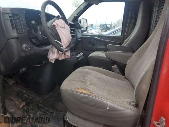 ✅ 2014 Chevrolet Express Cargo • VIN: 1GCWGGCA9E1131142 • Lot: 72468634. Listed on Copart with 72,339 mi. Free auction sales archive from the USA and detailed vehicle history report at DreamBid. Image 7.