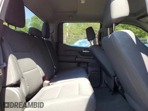 ✅ 2021 Chevrolet Silverado 1500 Custom • VIN: 3GCPYBEH6MG173072 • Lot: 55507785. Wystawiony na Copart z przebiegiem 68 034 mil. Bezpłatny archiwum sprzedaży aukcyjnych z USA i szczegółowy raport historii pojazdu na DreamBid. Zdjęcie 10.