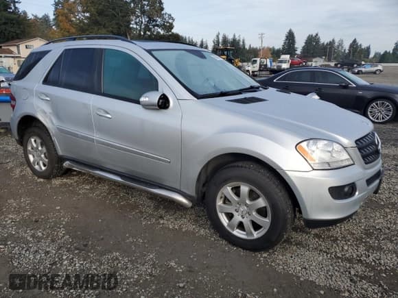 ✅ 2006 Mercedes-Benz M 350 • VIN: 4JGBB86E26A074541 • Lot: 90398655. Wystawiony na Copart z przebiegiem 109 466 mil. Bezpłatny archiwum sprzedaży aukcyjnych z USA i szczegółowy raport historii pojazdu na DreamBid. Zdjęcie 4.