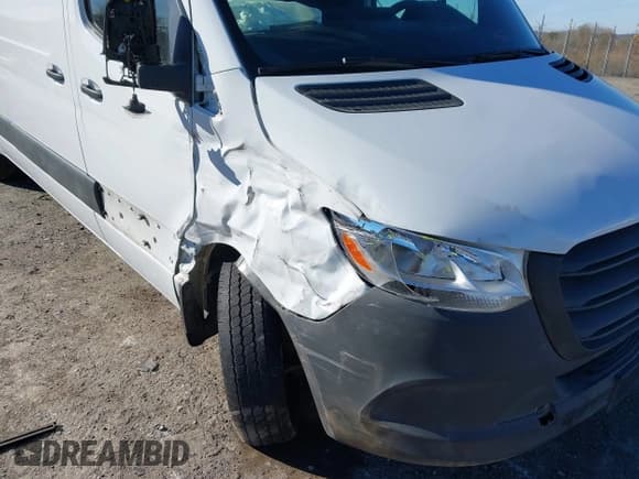 ✅ 2024 Mercedes-Benz Sprinter Cargo • VIN: W1Y4NCHY2RT177333 • Лот: 40842688. Опубликован ранее на IAAI с пробегом Не указан. Бесплатный доступ к архиву аукционных продаж из США и подробный отчёт об истории автомобиля на DreamBid. Изображение 6.