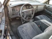 ✅ 2001 Dodge Dakota • VIN: 1B7GL22X51S315149 • Лот: 41628735. Опубликован ранее на Copart с пробегом 295 276 миль. Бесплатный доступ к архиву аукционных продаж из США и подробный отчёт об истории автомобиля на DreamBid. Изображение 8.