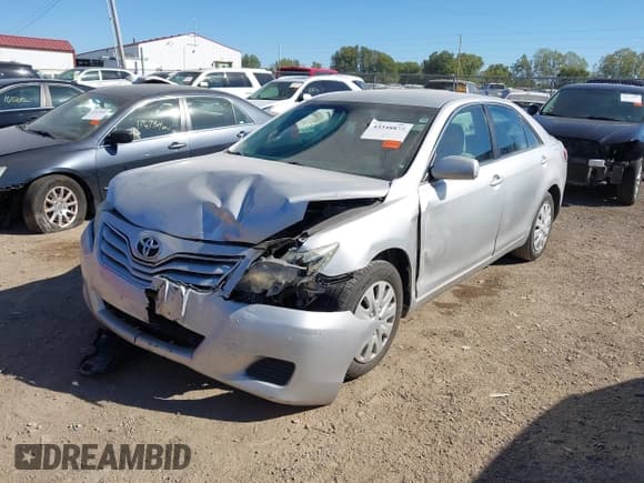 ✅ 2010 Toyota Camry • VIN: 4T1BF3EK9AU054969 • Лот: 43348875. Опубликован ранее на IAAI с пробегом 117 081 миль. Бесплатный доступ к архиву аукционных продаж из США и подробный отчёт об истории автомобиля на DreamBid. Изображение 2.
