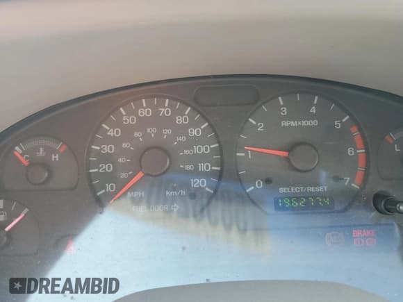 ✅ 2003 Ford Mustang Standard • VIN: 1FAFP40423F337129 • Lot: 58982005. Listed on Copart with 196,277 mi. Free auction sales archive from the USA and detailed vehicle history report at DreamBid. Image 9.