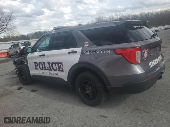 ✅ 2024 Ford Police Interceptor Utility • VIN: 1FM5K8AB9RGA69221 • Lot: 51231915. Wystawiony na Copart z przebiegiem 3 386 mil. Bezpłatny archiwum sprzedaży aukcyjnych z USA i szczegółowy raport historii pojazdu na DreamBid. Zdjęcie 2.