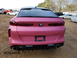 ✅ 2021 BMW X6 M • VIN: 5YMCY0C07M9H08985 • Lot: 88762065. Wystawiony na Copart z przebiegiem Nie podano. Bezpłatny archiwum sprzedaży aukcyjnych z USA i szczegółowy raport historii pojazdu na DreamBid. Zdjęcie 6.