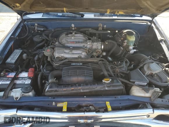 ✅ 1994 Toyota Pickup • VIN: JT4VN93D6R5041047 • Lot: 81757575. Wystawiony na Copart z przebiegiem 81 153 mil. Bezpłatny archiwum sprzedaży aukcyjnych z USA i szczegółowy raport historii pojazdu na DreamBid. Zdjęcie 11.