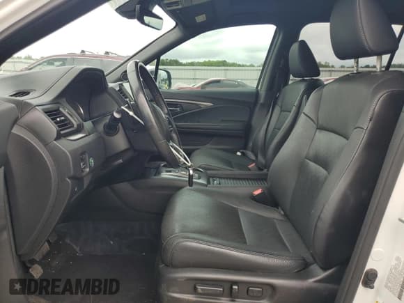 ✅ 2021 Honda Passport EX-L • VIN: 5FNYF7H58MB014097 • Lot: 69596985. Listed on Copart with 41,048 mi. Free auction sales archive from the USA and detailed vehicle history report at DreamBid. Image 7.