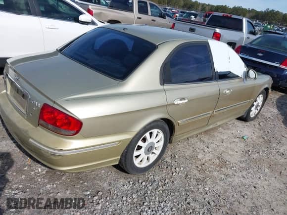 2002 Hyundai Sonata GLS with VIN KMHWF35HX2A506484, listed as a IAAI auction lot 41257939 with 280,153 mi miles and . Bid and sale history available at DreamBid. Image 4.