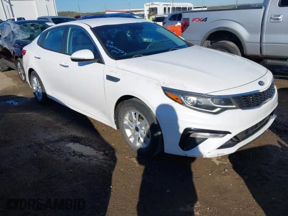 ✅ 2019 Kia Optima S • VIN: 5XXGT4L33KG275219 • Lot: 43594823. Wystawiony na IAAI z przebiegiem 98 311 mil. Bezpłatny archiwum sprzedaży aukcyjnych z USA i szczegółowy raport historii pojazdu na DreamBid. Zdjęcie 1.