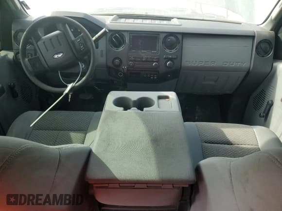 ✅ 2015 Ford F-350 XL • VIN: 1FT8W3BT4FED13218 • Lot: 92572025. Listed on Copart with 124,000 mi. Free auction sales archive from the USA and detailed vehicle history report at DreamBid. Image 8.