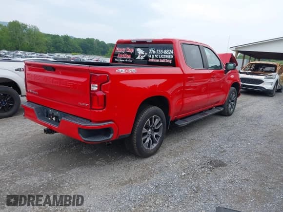 ✅ 2021 Chevrolet Silverado 1500 RST • VIN: 3GCUYEEDXMG230939 • Lot: 42257836. Wystawiony na IAAI z przebiegiem 122 201 mil. Bezpłatny archiwum sprzedaży aukcyjnych z USA i szczegółowy raport historii pojazdu na DreamBid. Zdjęcie 4.