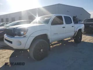 ✅ 2011 Toyota Tacoma • VIN: 3TMLU4EN5BM071112 • Lot: 82662275. Listed on Copart with 211,027 mi. Free auction sales archive from the USA and detailed vehicle history report at DreamBid. Image 1.