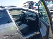 ✅ 2017 Toyota RAV4 Limited • VIN: 2T3YFREV3HW397625 • Лот: 42953858. Опубликован ранее на IAAI с пробегом 27 784 миль. Бесплатный доступ к архиву аукционных продаж из США и подробный отчёт об истории автомобиля на DreamBid. Изображение 5.