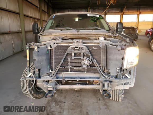 ✅ 2007 Chevrolet Silverado 2500HD 1LT • VIN: 1GCHC23K87F566126 • Lot: 83988864. Wystawiony na Copart z przebiegiem 203 978 mil. Bezpłatny archiwum sprzedaży aukcyjnych z USA i szczegółowy raport historii pojazdu na DreamBid. Zdjęcie 5.