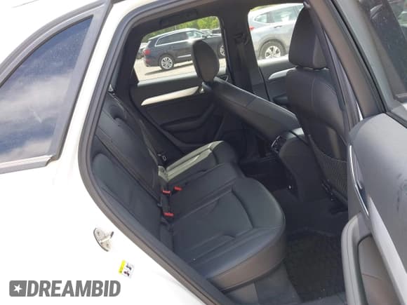 ✅ 2018 Audi Q3 Premium • VIN: WA1ECCFSXJR020965 • Lot: 42301424. Listed on IAAI with 96,583 mi. Free auction sales archive from the USA and detailed vehicle history report at DreamBid. Image 8.