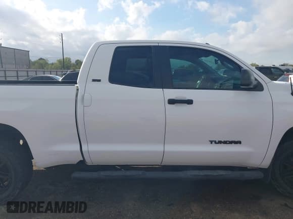 ✅ 2018 Toyota Tundra SR • VIN: 5TFRM5F17JX133243 • Lot: 43741429. Listed on IAAI with 82,695 mi. Free auction sales archive from the USA and detailed vehicle history report at DreamBid. Image 13.