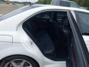 ✅ 2014 Mercedes-Benz C 250 Sport • VIN: WDDGF4HBXEG203170 • Lot: 43379040. Wystawiony na IAAI z przebiegiem 112 411 mil. Bezpłatny archiwum sprzedaży aukcyjnych z USA i szczegółowy raport historii pojazdu na DreamBid. Zdjęcie 8.