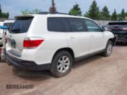 ✅ 2013 Toyota Highlander Plus • VIN: 5TDBK3EH7DS243892 • Lot: 42830358. Listed on IAAI with Not provided. Free auction sales archive from the USA and detailed vehicle history report at DreamBid. Image 4.