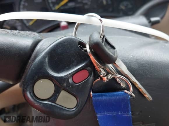 ✅ 2000 Chevrolet Silverado 2500 LS • VIN: 1GCGK29U5YE317569 • Lot: 41607650. Wystawiony na IAAI z przebiegiem 299 431 mil. Bezpłatny archiwum sprzedaży aukcyjnych z USA i szczegółowy raport historii pojazdu na DreamBid. Zdjęcie 11.