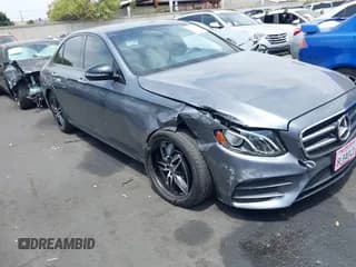 ✅ 2019 Mercedes-Benz E 300 • VIN: WDDZF4JB9KA547218 • Lot: 42794974. Wystawiony na IAAI z przebiegiem 48 874 mil. Bezpłatny archiwum sprzedaży aukcyjnych z USA i szczegółowy raport historii pojazdu na DreamBid. Zdjęcie 1.