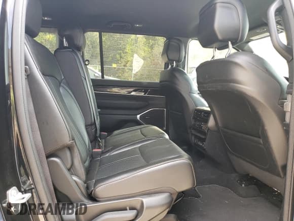 ✅ 2024 Jeep Wagoneer • VIN: 1C4SJVAP1RS197177 • Lot: 81115895. Listed on Copart with 13,905 mi. Free auction sales archive from the USA and detailed vehicle history report at DreamBid. Image 11.