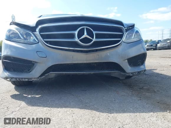 ✅ 2015 Mercedes-Benz E 350 Sport • VIN: WDDHF8JBXFB133335 • Lot: 43142788. Wystawiony na IAAI z przebiegiem 117 708 mil. Bezpłatny archiwum sprzedaży aukcyjnych z USA i szczegółowy raport historii pojazdu na DreamBid. Zdjęcie 6.