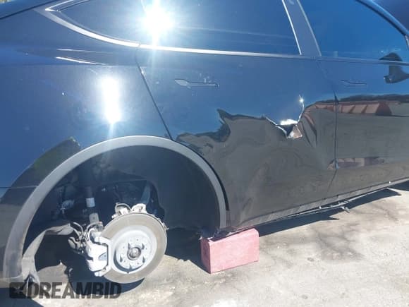 ✅ 2025 Tesla Model Y Long Range • VIN: 7SAYGDED5SF248415 • Лот: 43464829. Опубликован ранее на IAAI с пробегом 18 306 миль. Бесплатный доступ к архиву аукционных продаж из США и подробный отчёт об истории автомобиля на DreamBid. Изображение 6.