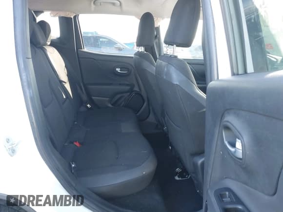 ✅ 2018 Jeep Renegade Altitude • VIN: ZACCJABB5JPH39312 • Lot: 41299852. Wystawiony na IAAI z przebiegiem 81 019 mil. Bezpłatny archiwum sprzedaży aukcyjnych z USA i szczegółowy raport historii pojazdu na DreamBid. Zdjęcie 8.