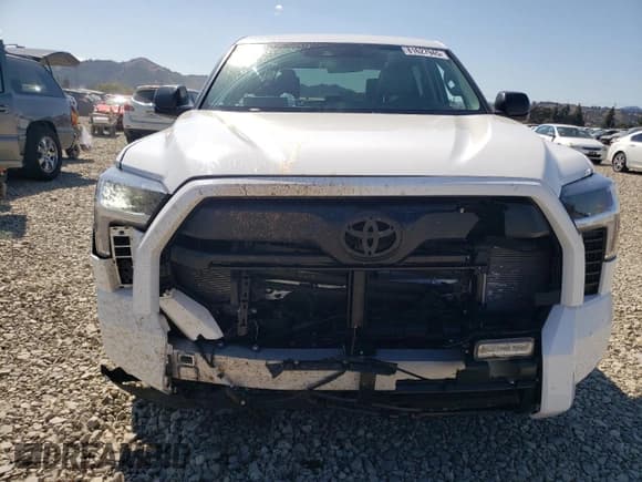 ✅ 2024 Toyota Tundra SR5 • VIN: 5TFLA5DB1RX209450 • Lot: 81627945. Wystawiony na Copart z przebiegiem 9 284 mil. Bezpłatny archiwum sprzedaży aukcyjnych z USA i szczegółowy raport historii pojazdu na DreamBid. Zdjęcie 5.