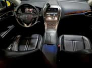 ✅ 2016 Lincoln MKZ • VIN: 3LN6L2G90GR611900 • Lot: 94377805. Wystawiony na Copart z przebiegiem 101 204 mil. Bezpłatny archiwum sprzedaży aukcyjnych z USA i szczegółowy raport historii pojazdu na DreamBid. Zdjęcie 8.