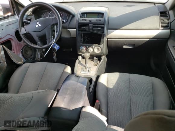 ✅ 2011 Mitsubishi Galant FE • VIN: 4A32B2FF4BE019454 • Lot: 72716034. Wystawiony na Copart z przebiegiem 239 676 mil. Bezpłatny archiwum sprzedaży aukcyjnych z USA i szczegółowy raport historii pojazdu na DreamBid. Zdjęcie 8.