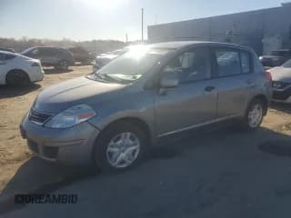 ✅ 2010 Nissan Versa S • VIN: 3N1BC1CP3AL446293 • Lot: 91560025. Wystawiony na Copart z przebiegiem 124 586 mil. Bezpłatny archiwum sprzedaży aukcyjnych z USA i szczegółowy raport historii pojazdu na DreamBid. Zdjęcie 1.