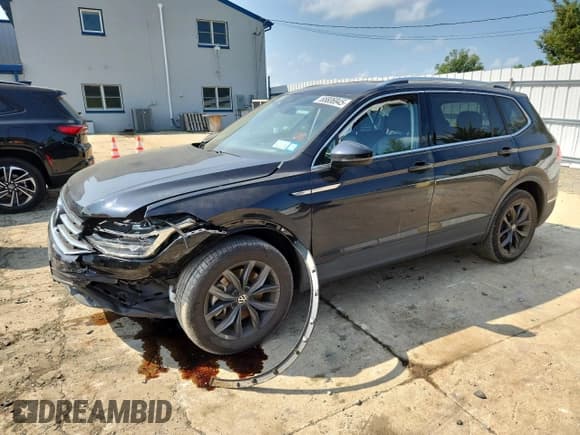 ✅ 2023 Volkswagen Tiguan SE • VIN: 3VV2B7AX1PM020273 • Lot: 65806945. Wystawiony na Copart z przebiegiem 23 262 mil. Bezpłatny archiwum sprzedaży aukcyjnych z USA i szczegółowy raport historii pojazdu na DreamBid. Zdjęcie 1.