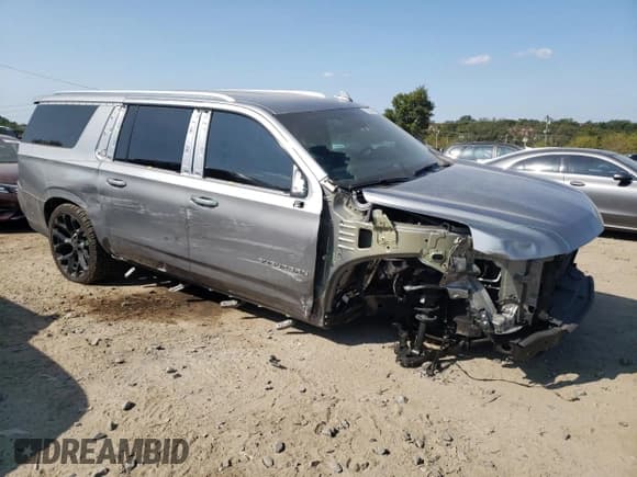 ✅ 2023 Chevrolet Suburban LS • VIN: 1GNSKBKD2PR184823 • Lot: 71036134. Wystawiony na Copart z przebiegiem 42 991 mil. Bezpłatny archiwum sprzedaży aukcyjnych z USA i szczegółowy raport historii pojazdu na DreamBid. Zdjęcie 4.