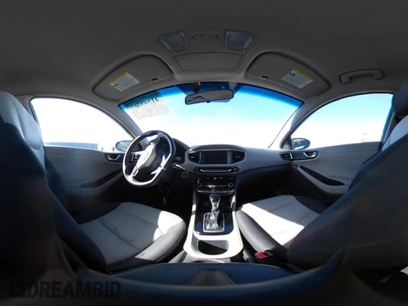 ✅ 2018 Hyundai Ioniq Blue • VIN: KMHC65LC0JU065418 • Lot: 41588505. Wystawiony na IAAI z przebiegiem 99 069 mil. Bezpłatny archiwum sprzedaży aukcyjnych z USA i szczegółowy raport historii pojazdu na DreamBid. Zdjęcie 18.