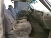 ✅ 2001 Chevrolet Silverado 2500HD • VIN: 1GCHK23121F128459 • Lot: 60525805. Wystawiony na Copart z przebiegiem Nie podano. Bezpłatny archiwum sprzedaży aukcyjnych z USA i szczegółowy raport historii pojazdu na DreamBid. Zdjęcie 7.