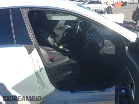 ✅ 2015 Mercedes-Benz CLA 250 • VIN: WDDSJ4EB1FN210163 • Lot: 43572536. Listed on IAAI with 155,188 mi. Free auction sales archive from the USA and detailed vehicle history report at DreamBid. Image 5.