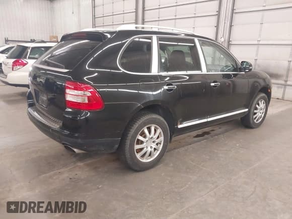 ✅ 2005 Porsche Cayenne • VIN: WP1AA29P85LA23026 • Лот: 42930098. Опубликован ранее на IAAI с пробегом 226 499 миль. Бесплатный доступ к архиву аукционных продаж из США и подробный отчёт об истории автомобиля на DreamBid. Изображение 4.
